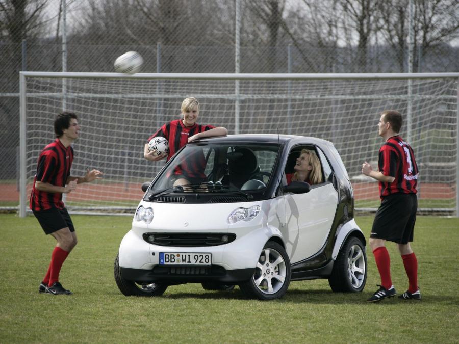  Smart ForTwo Individualisation 2006 года  (фото 3 из 8)